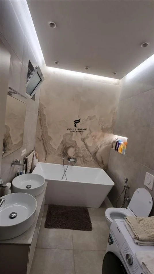 Tirana, vendita ambiente commerciale al piano 1, 100 m², 430.000 € (piano interrato artificiale)