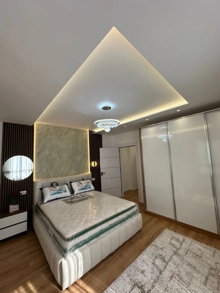 Tirana, appartamento 2+1 al settimo piano, 116 m², 255.000 € (Palazzo con ascensore)