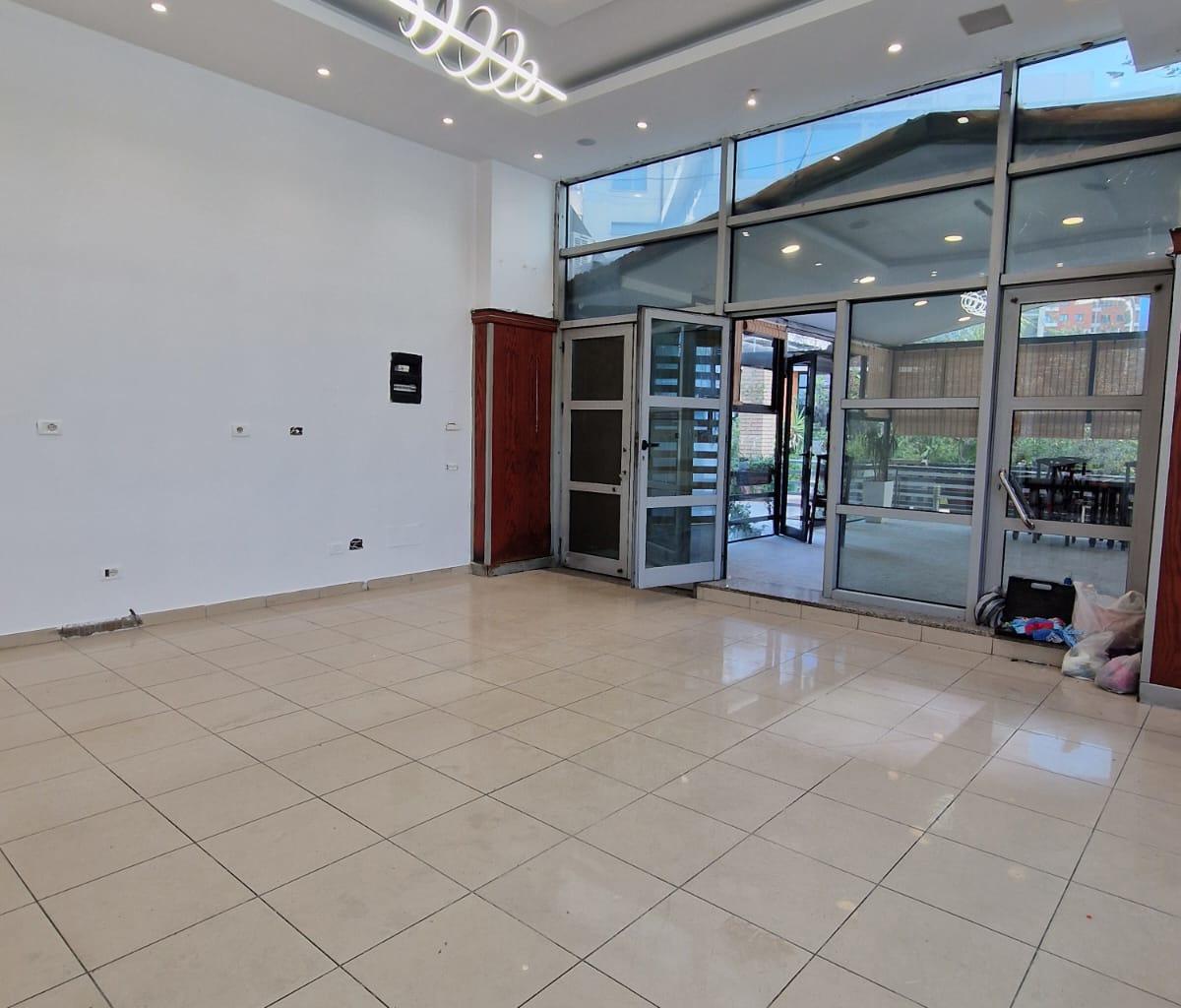 Ground Floor Commercial Space for Rent, Zogu i Zi