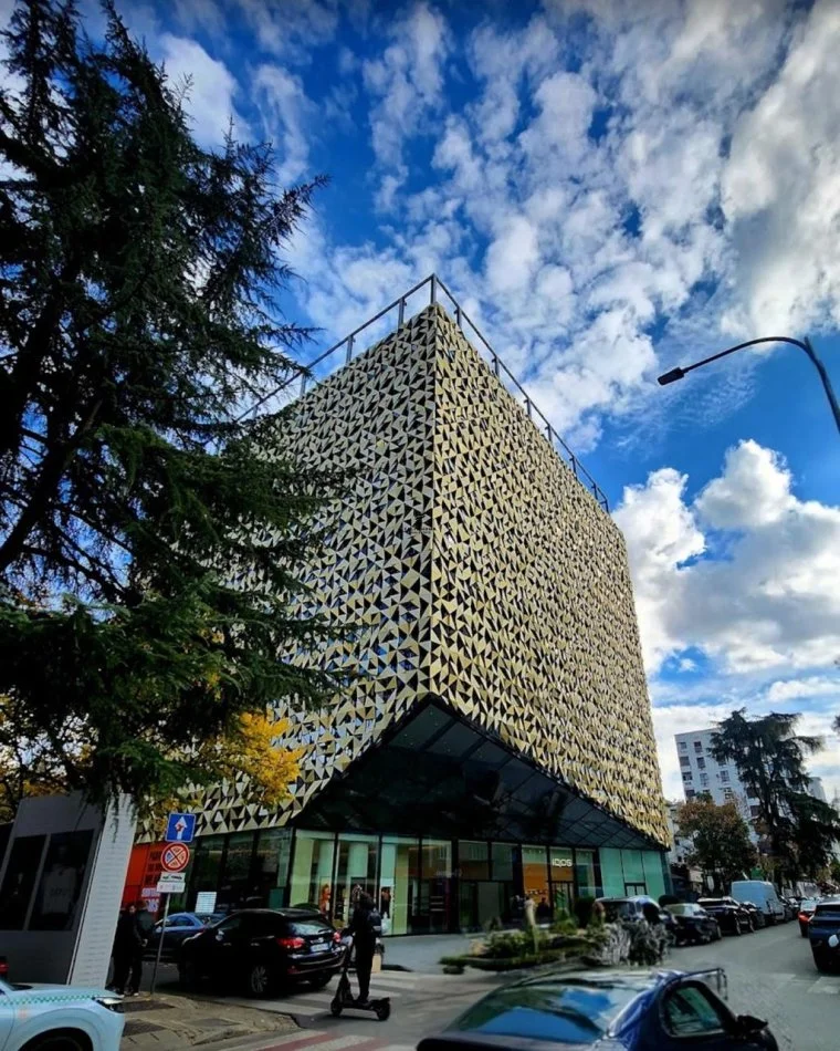 Tirane, shitet zyre Kati 4, 305 m² 1.850.000 € (BLLOK)