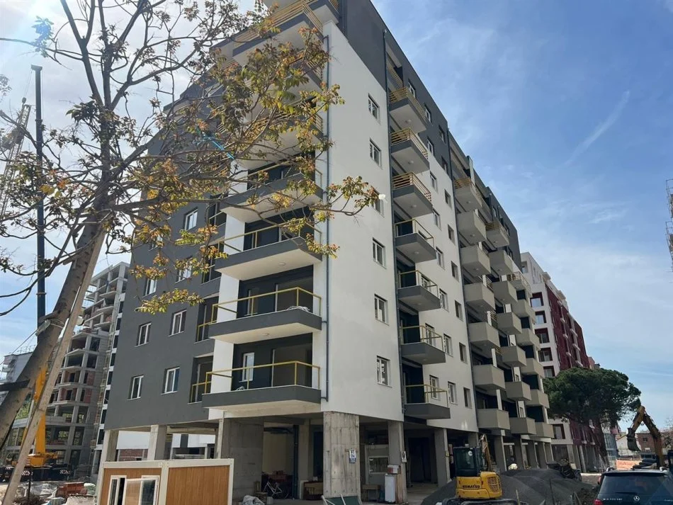 Tirane, ufficio in vendita Kati 2, 498 m² 1.045.000 € (LAPRAKE)