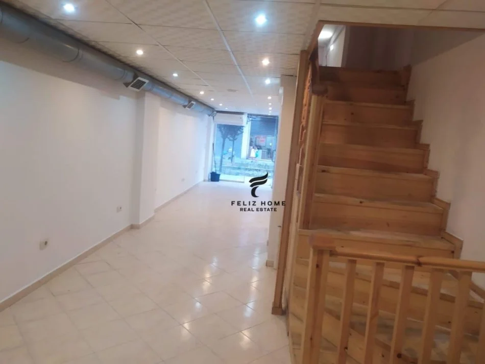 Tirane, vendesi negozio, 100 m², 145.000 € (YZBERISHT)