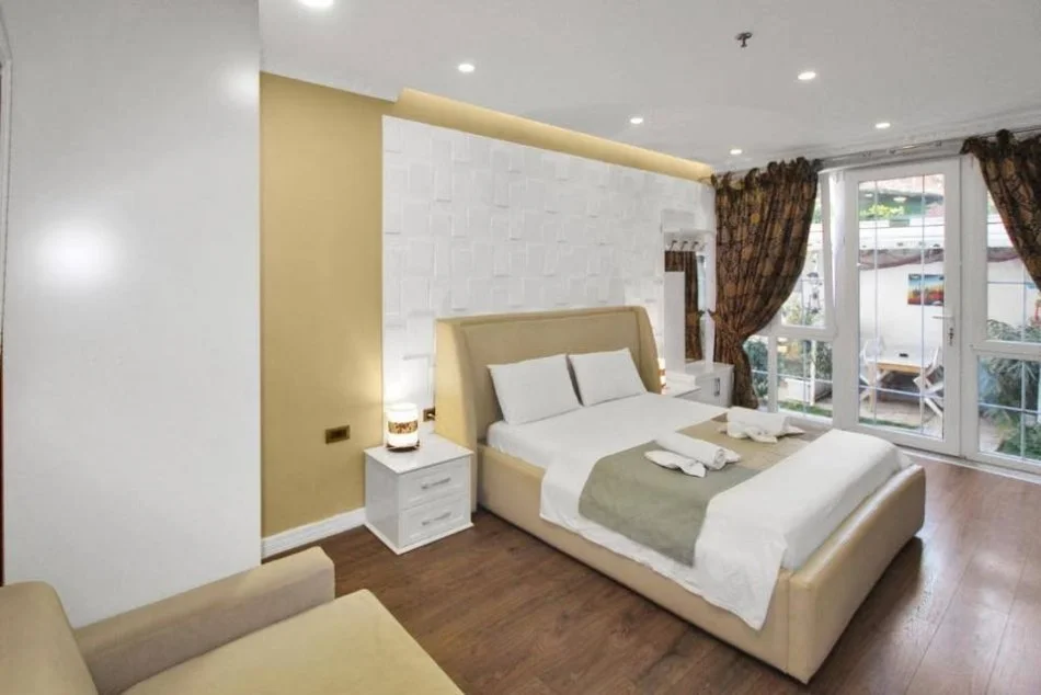 Tirana, Hotel for Sale Kati 2, 330 m² 2,000,000 € (9-Storey)