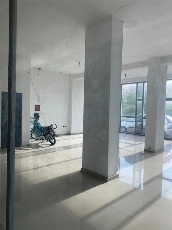 Tirane, Commercial Space for Sale Ground Floor, 92 m² €150,000 (PASKUQAN)