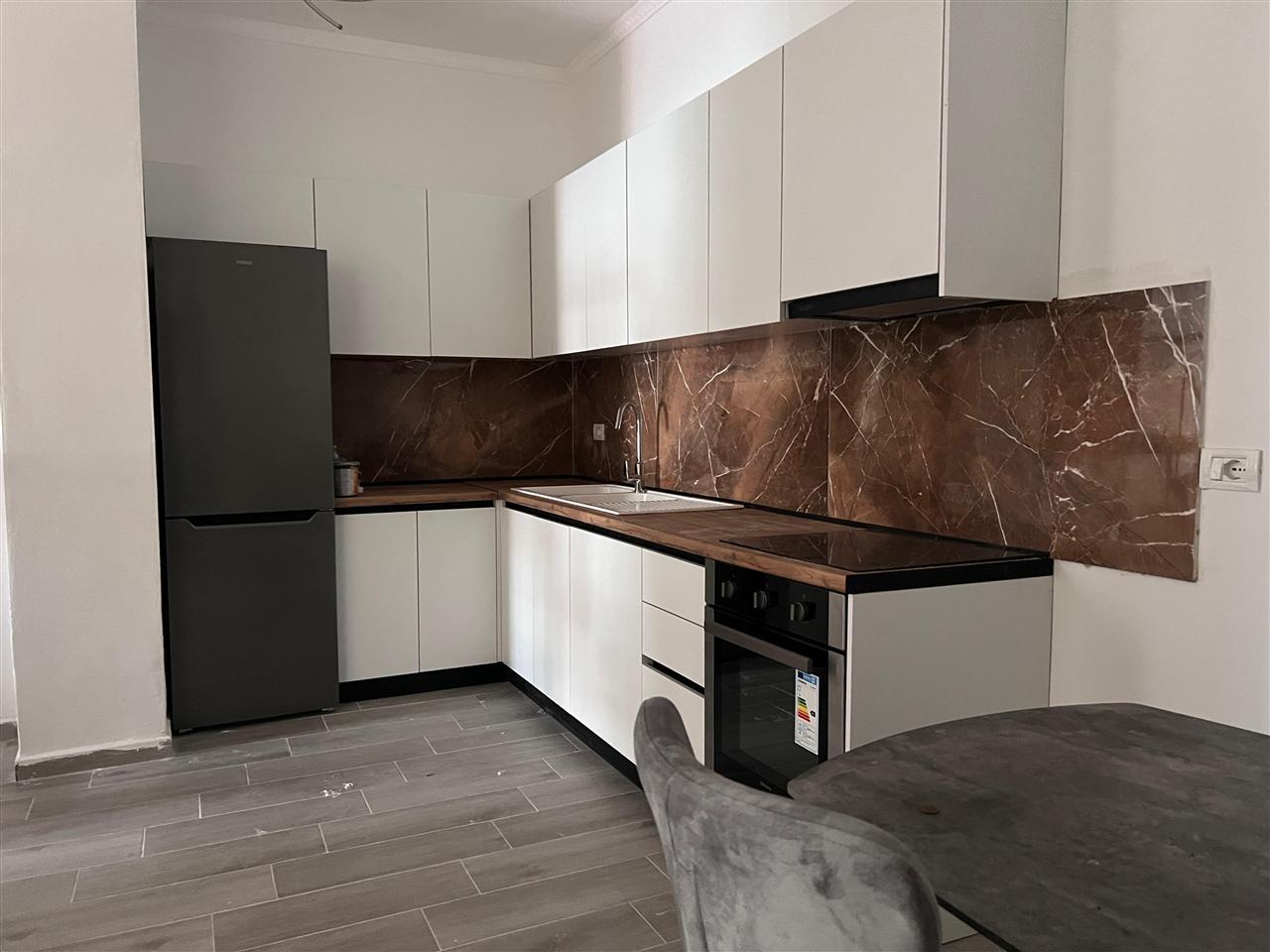 0682064333 SHITET APARTAMENT 1+1 NE PLAZH
