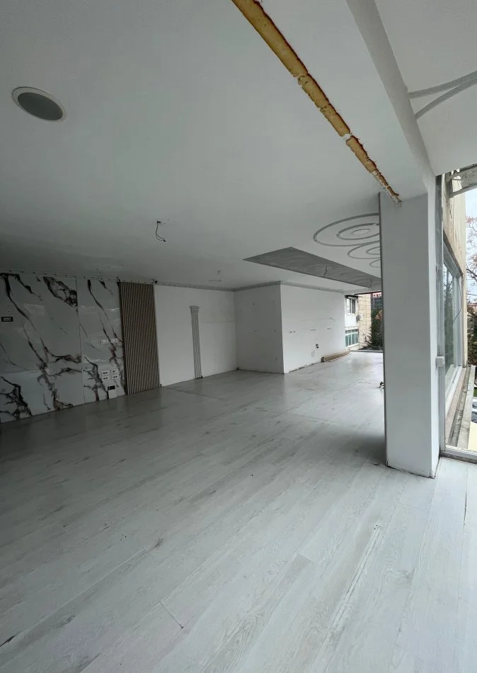 Tirane, Business Premises for Sale, 1st Floor, 72 m², €250,000 (ZOGU I ZI)