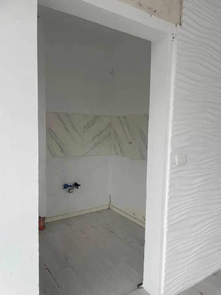 Tirane, Business Premises for Sale, 1st Floor, 72 m², €250,000 (ZOGU I ZI)