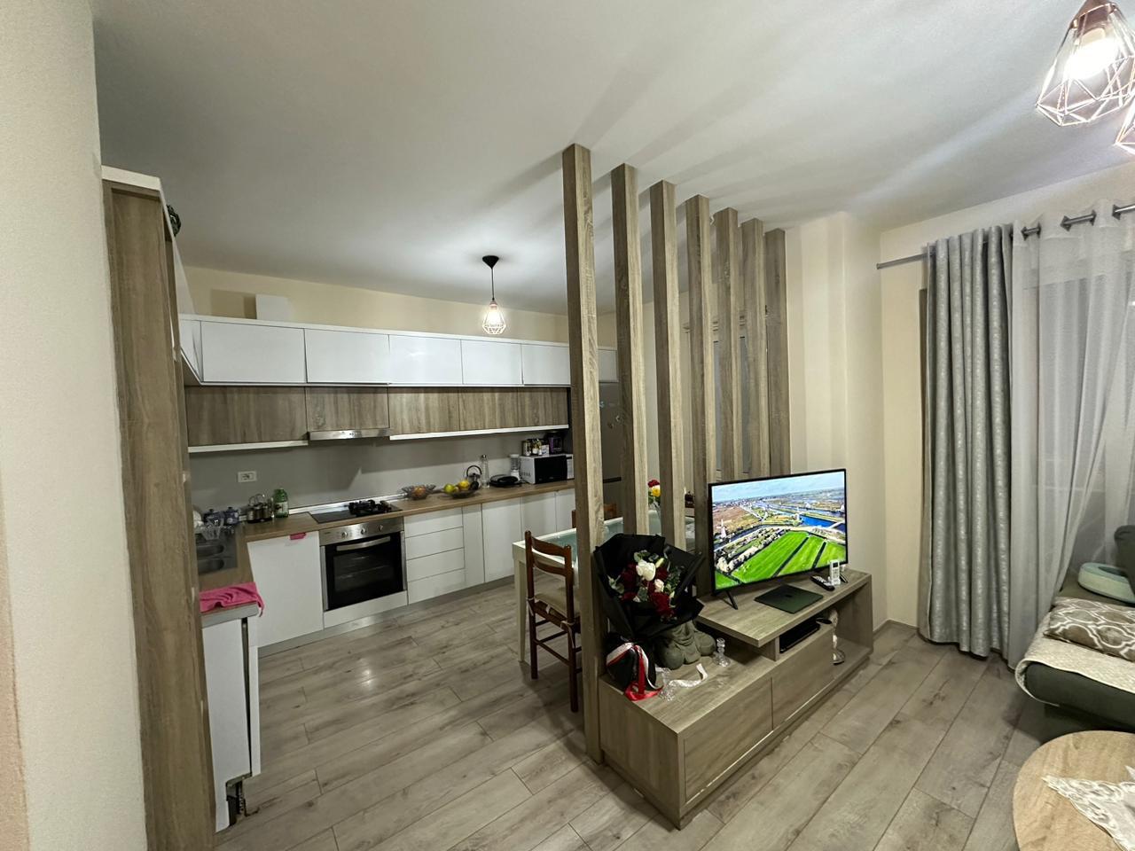JEPET ME QERA APARTAMENT 1+1 PRANE ISH RAJONIT