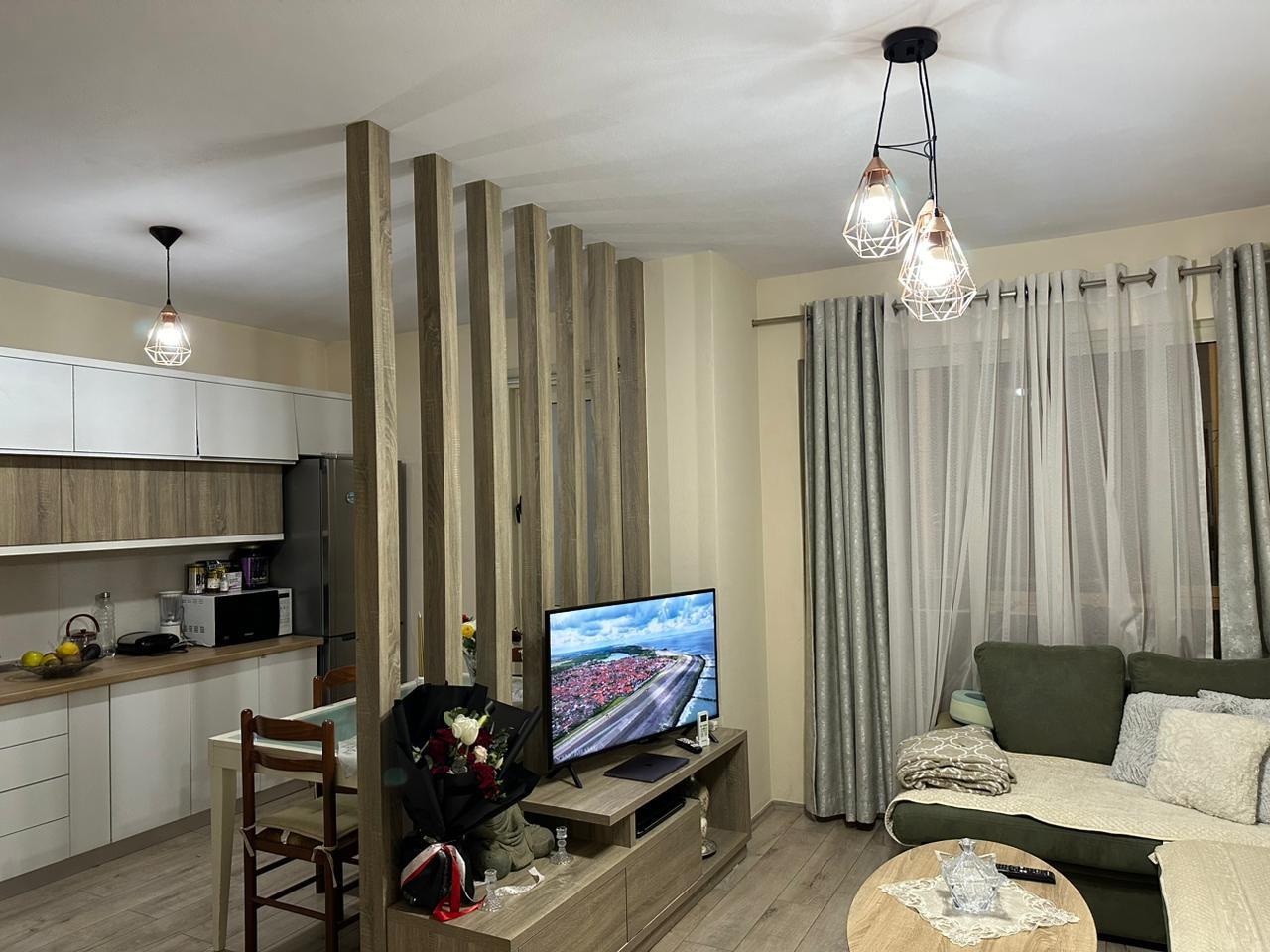 JEPET ME QERA APARTAMENT 1+1 PRANE ISH RAJONIT
