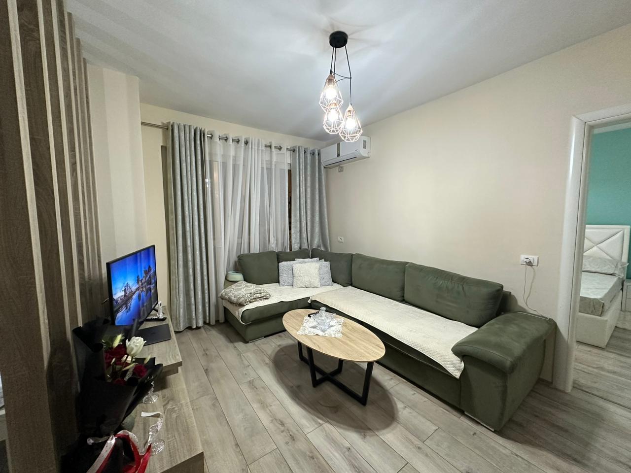 JEPET ME QERA APARTAMENT 1+1 PRANE ISH RAJONIT