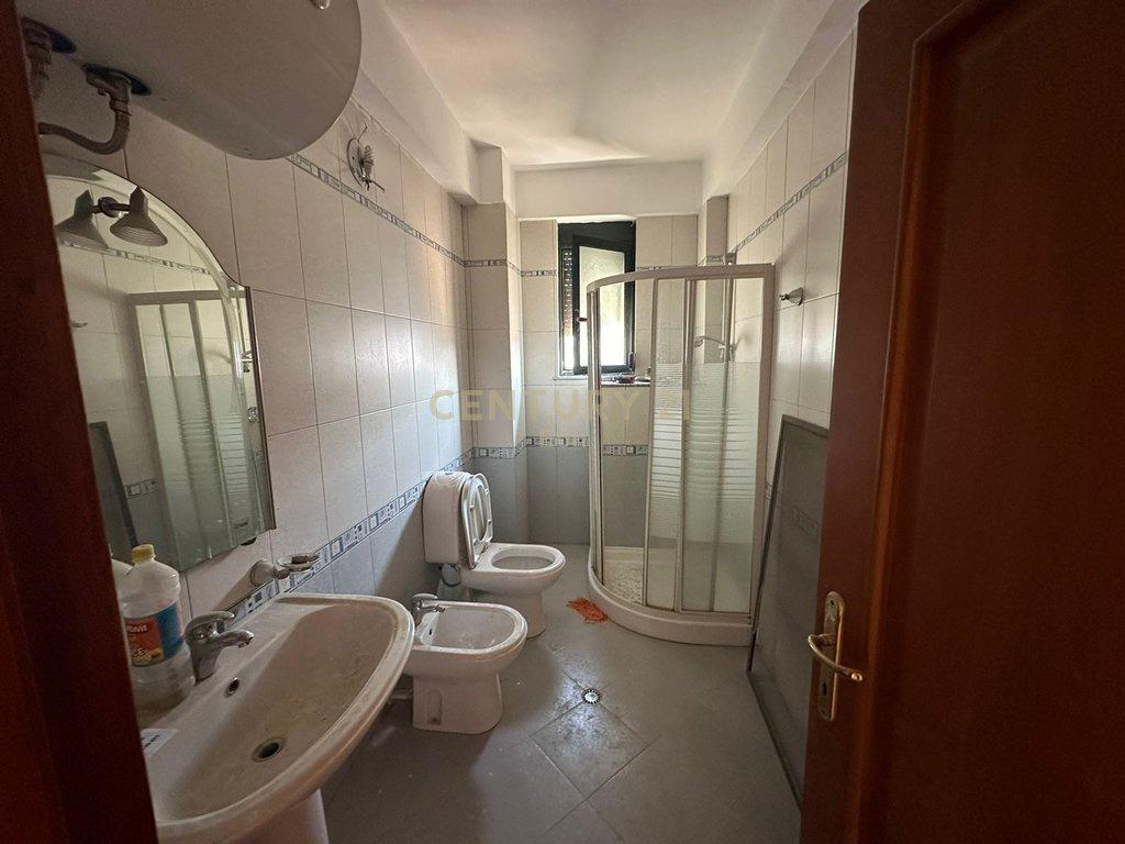 SHESIM 2 APARTAMENTE 2+1 DHE 1+1 DREJTORIA E POLICISE, DURRE