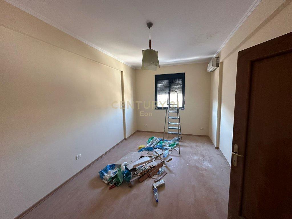 SHESIM 2 APARTAMENTE 2+1 DHE 1+1 DREJTORIA E POLICISE, DURRE