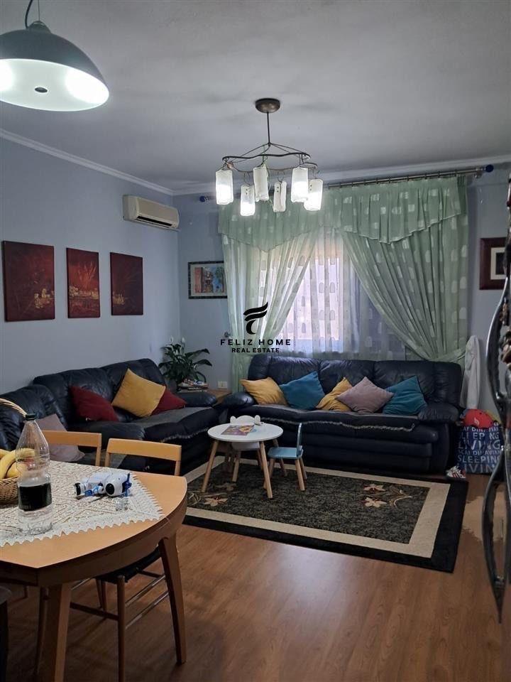 SHITET APARTAMENT 3+1 RRUGA E KOSOVAREVE 269.000 EURO