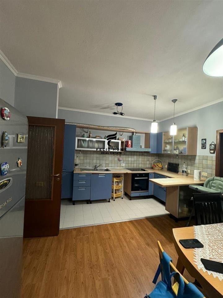 FOR SALE: 3+1 APARTMENT ON RUGA E KOSOVAREVE, €269,000