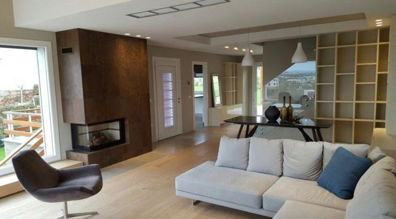 Modern Villa for Rent at Long Hill Residence!