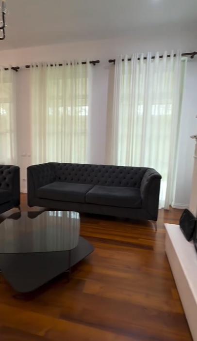 Villa per Quera 3 Kateshe a 4.500 euro