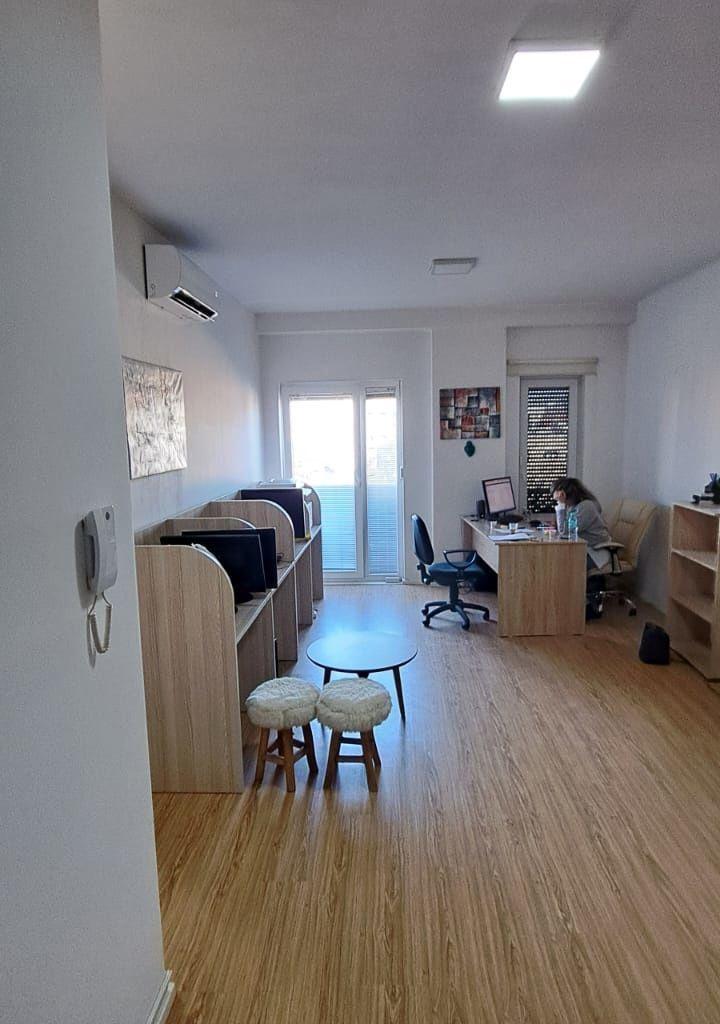 Zyra in affitto di 67 m2 in Jordan Misja a 550 euro