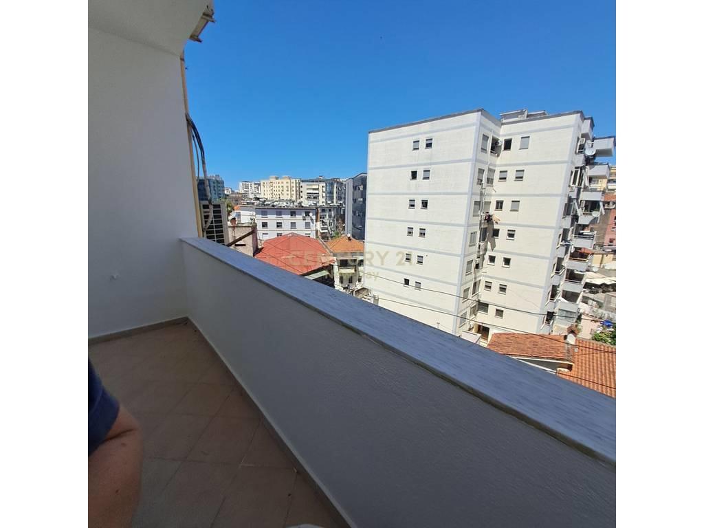 +355693150128. Apartament 1+1 me Qira në Qendër, Totalisht