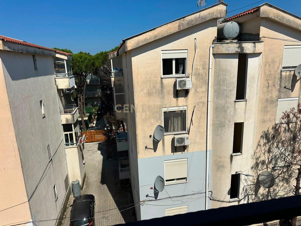 SHITET APPARTAMENTO 1+1 A QERRET A 100 METRI DALL'ACQUA COMPLESSO
