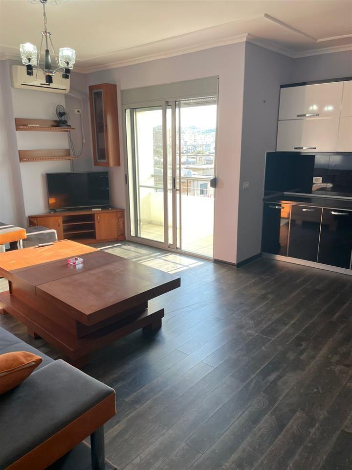 0682064333 Appartamento 2+1 in affitto presso lo stadio di Durres