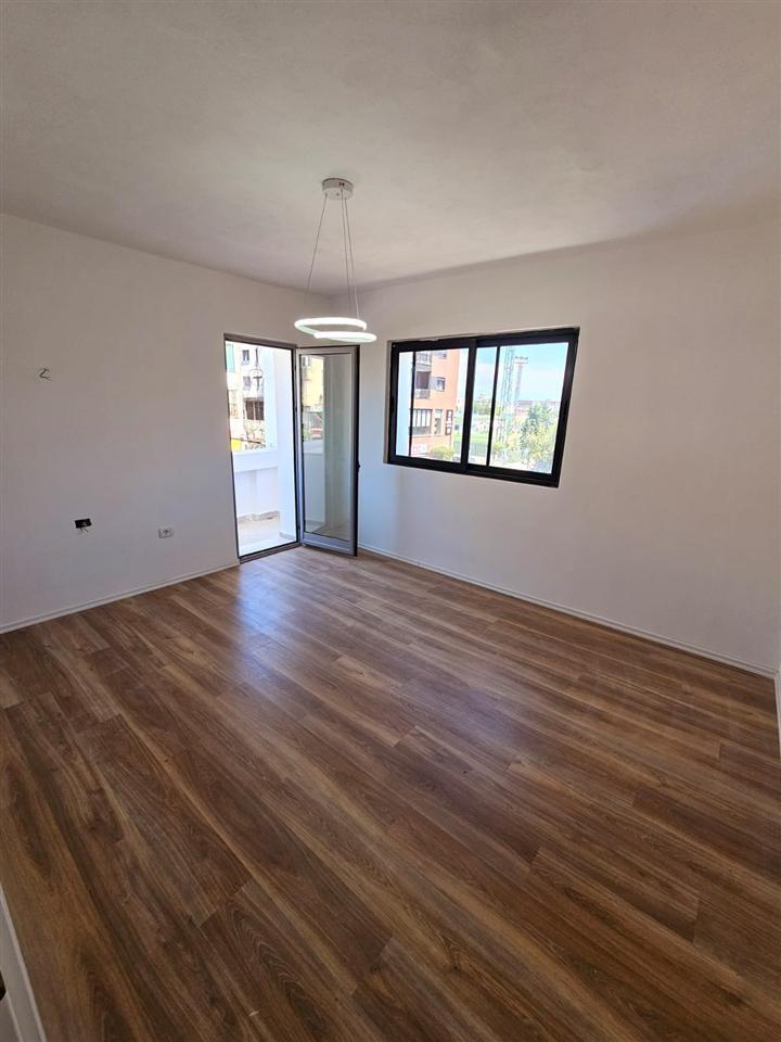 0682064333 SHITET 2+1 I SAPO INVESTUAR TE STADIUMI