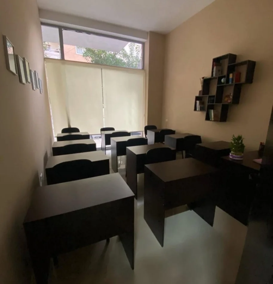 Tirane, vendesi appartamento 3+1 Piano 1, 72 m² 137.500 € (Kinostudio)