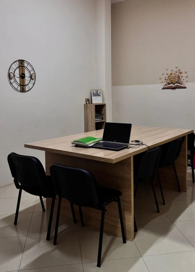 Tirane, vendesi appartamento 3+1 Piano 1, 72 m² 137.500 € (Kinostudio)