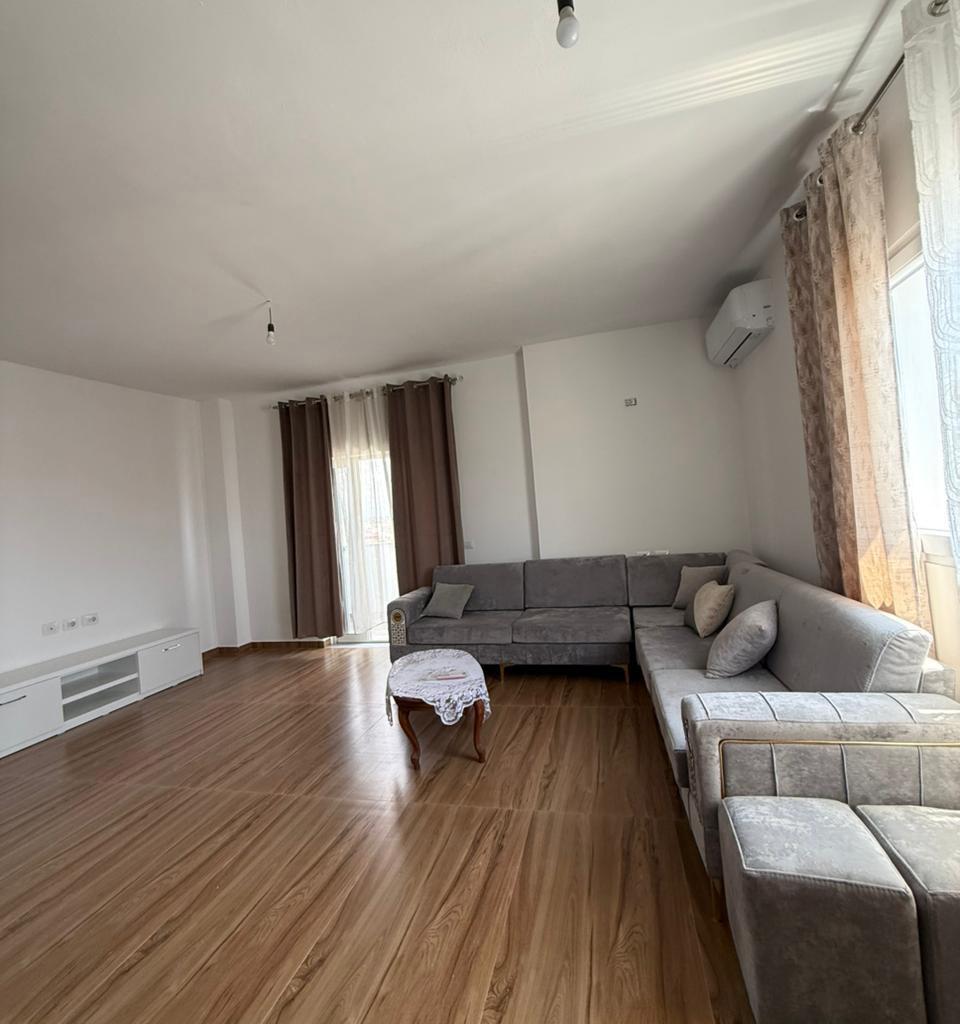 Villa di 4 piani in affitto – Spitall, Durres