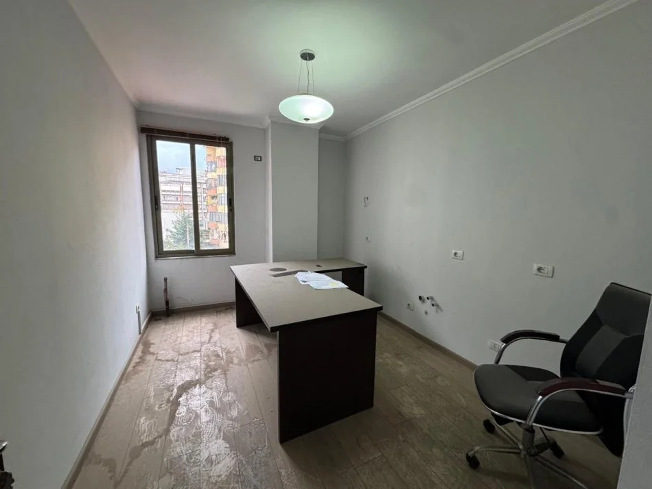 Tirane, vendesi appartamento 2+1 Piano 3, 103 m² 258.000 € (21 DICEMBRE)