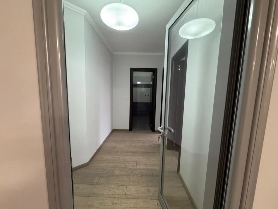 Tirane, vendesi appartamento 2+1 Piano 3, 103 m² 258.000 € (21 DICEMBRE)