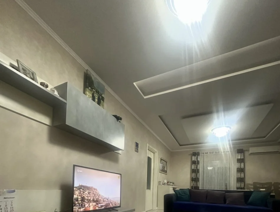 Tirane, vendesi appartamento 3+1 Piano 4, 155 m² 250.000 € (Casa Italia)