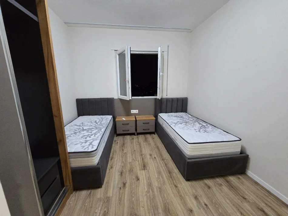 Tirane, vendesi appartamento 3+1 Piano 7, 111 m² 119.000 € (KAMEZ)