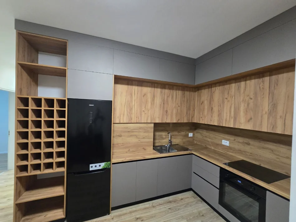 Tirane, vendesi appartamento 3+1 Piano 7, 111 m² 119.000 € (KAMEZ)