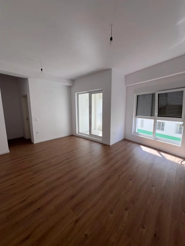 Tirane, shitet apartament 1+1+Ballkon Kati 5, 60 m² 102.170 € (ALI DEMI)