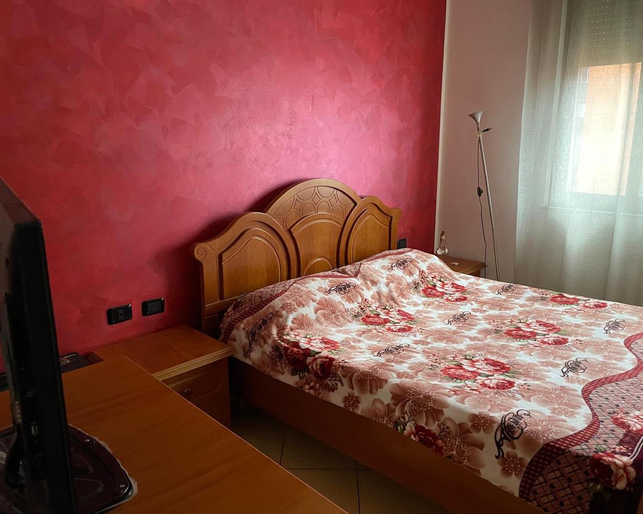 JEPET APARTAMENT ME QERA, PRANE HARRY FULTZ