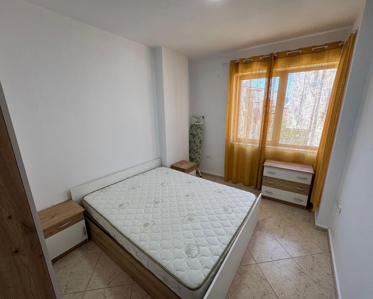 Appartamento in affitto con una camera da letto, Via Elbasanit