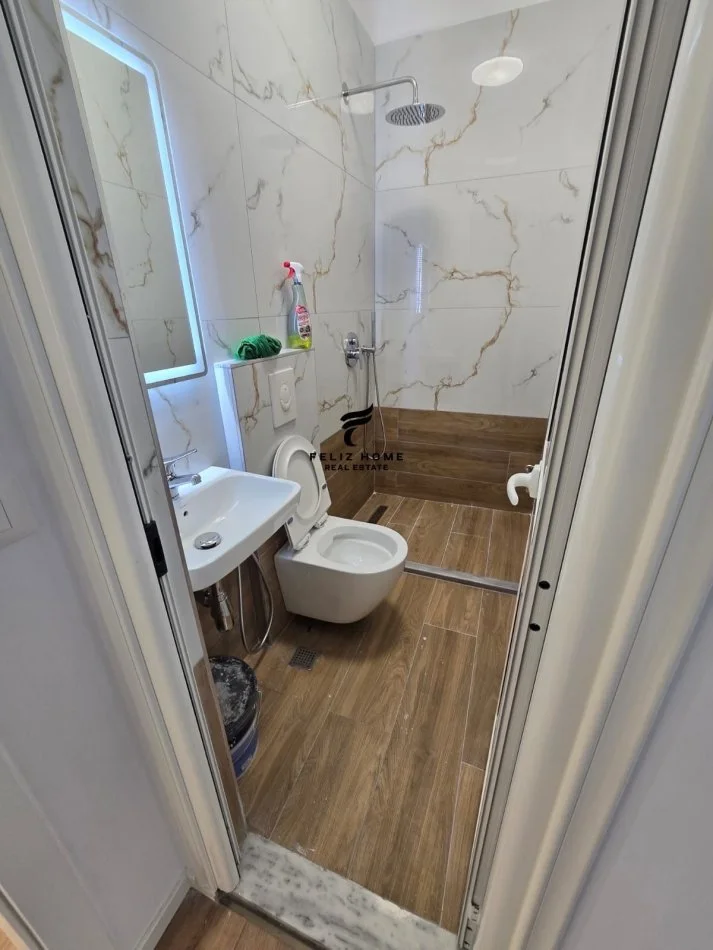 Tirane, vendesi appartamento 2+1+Balcone Piano 2, 87 m² 210.000 € (VIA ELBASANIT)