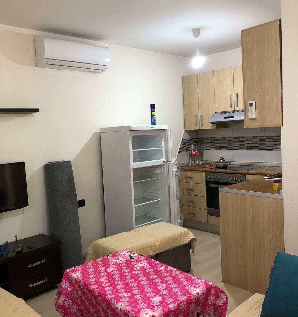 VENDESI VILLA PRIVATA 1 PIANO CON 10.000.000 LEKE