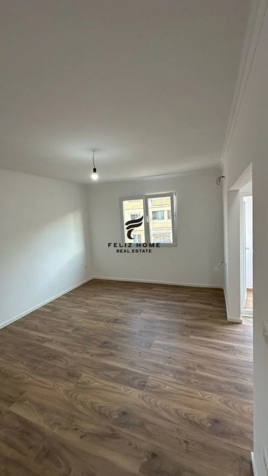 Tirane, appartamento in vendita 2+1+Balcone Piano 4, 75 m² 148.000 € (RRUGA E KAVAJES)