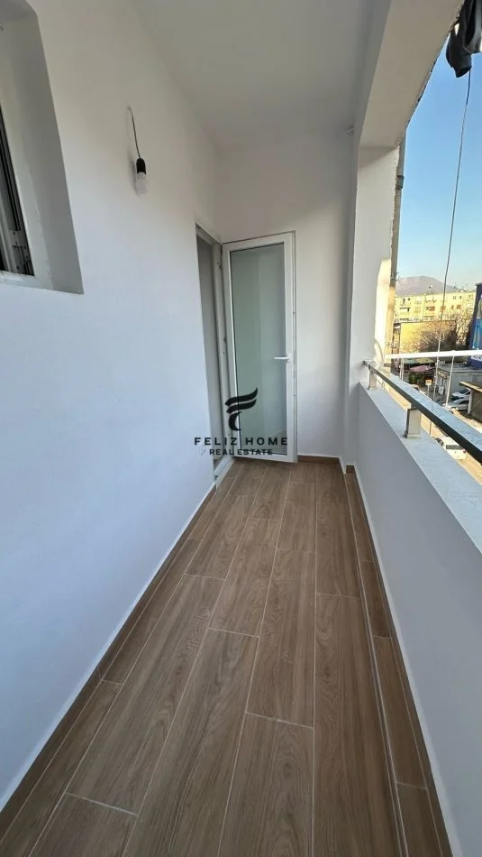 Tirane, appartamento in vendita 2+1+Balcone Piano 4, 75 m² 148.000 € (RRUGA E KAVAJES)