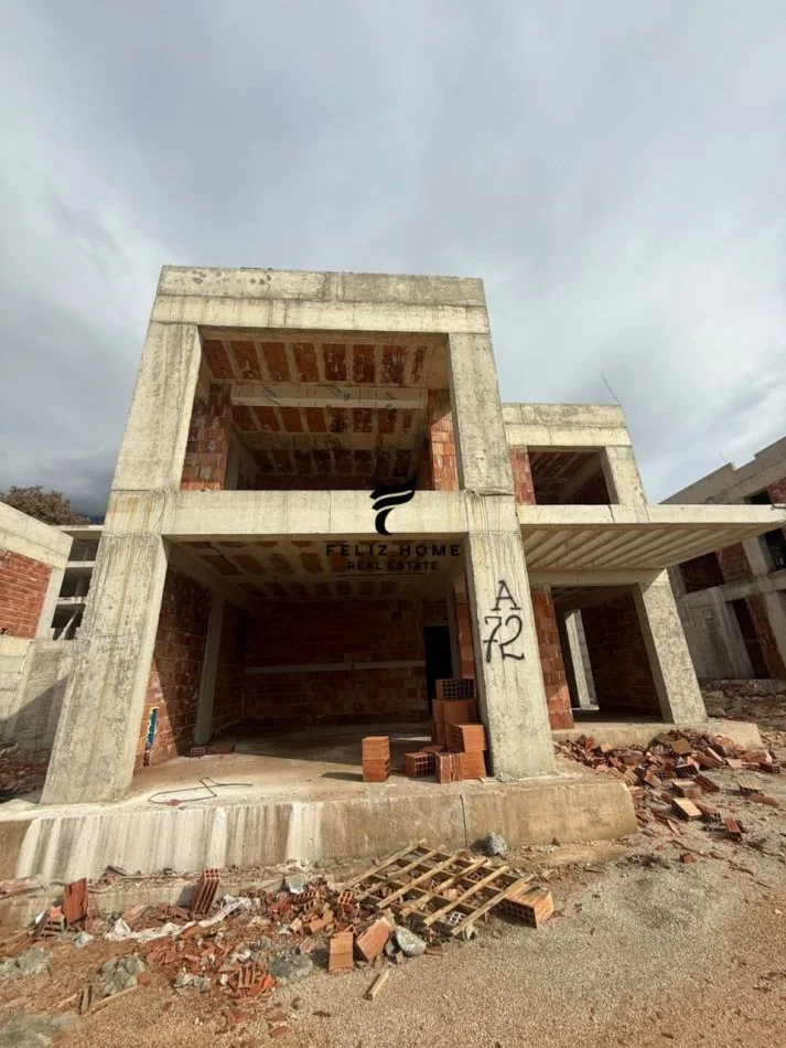 Vloë, vendesi Villa 3+1+Balcone Piano 1, 219 m² 1.450.000 € (VLORE)