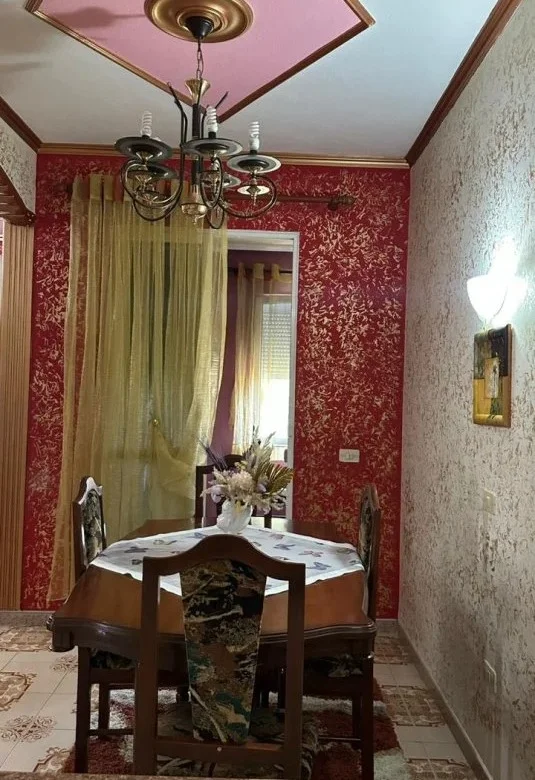 Tirane, shitet apartament 2+1 Kati 3, 132 m² 240.000 € (Tirana e Re)