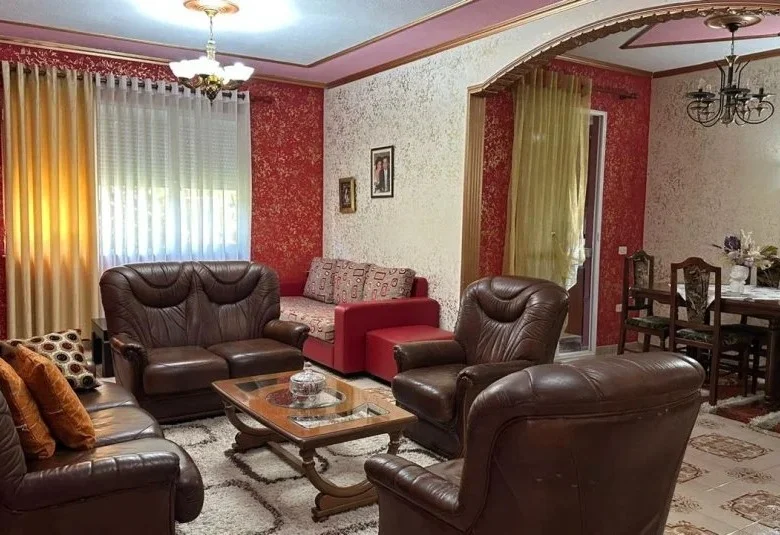 Tirane, vendesi appartamento 2+1 Piano 3, 132 m² 240.000 € (Tirana e Re)
