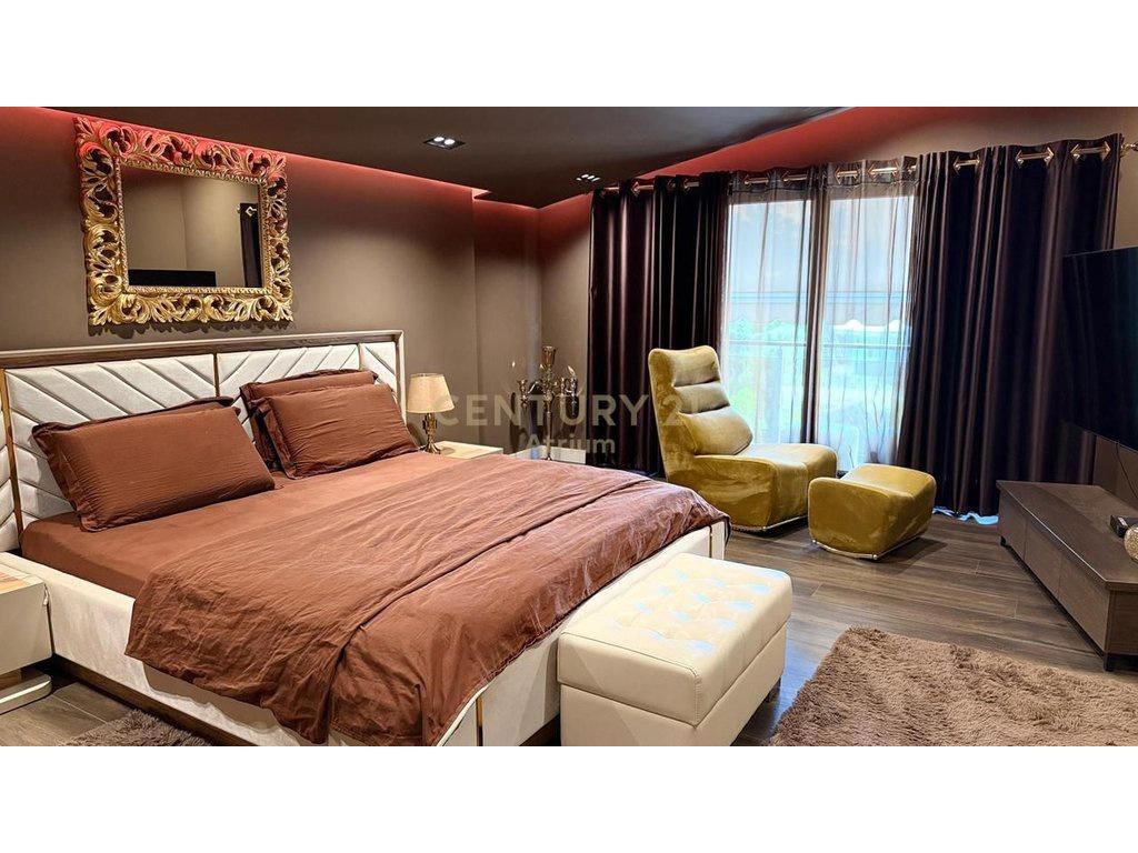 FOR RENT 3-STOREY VILLA AT THE AMERICAN VILLA!