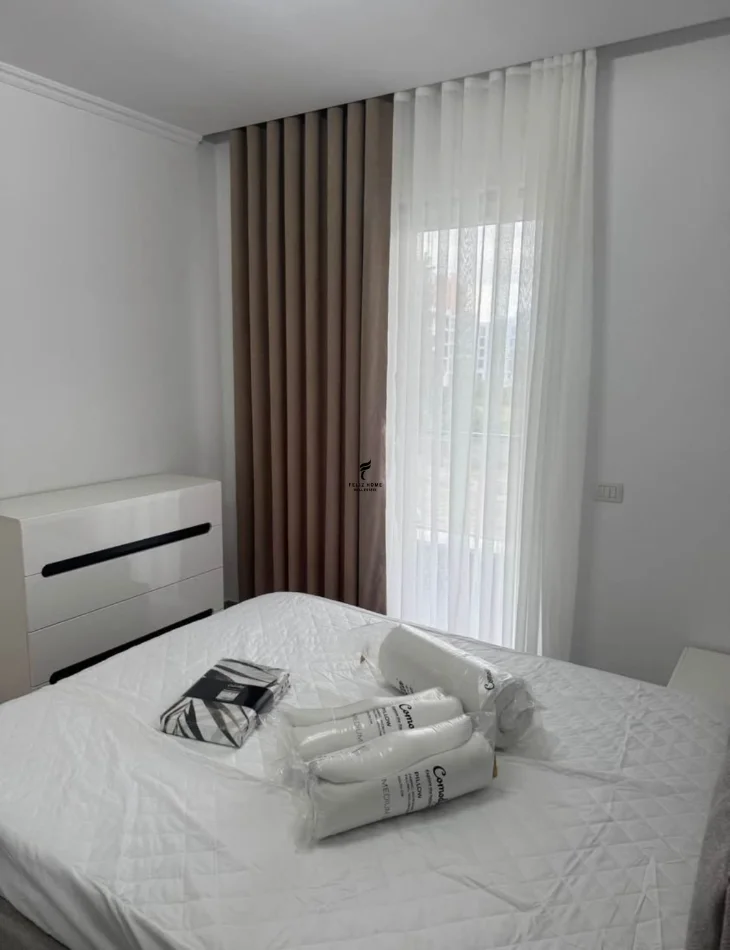 Tirane, affitto appartamento 1+1 al primo piano, 65 m², 600 € (STAZIONE DEL TRENO)