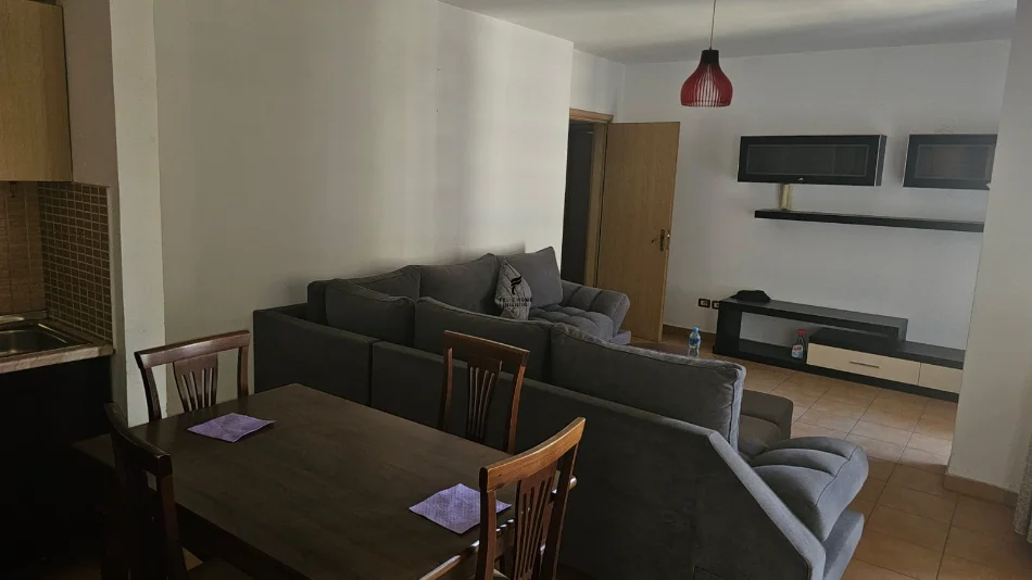 Tirane, affitto appartamento 2+1 Piano 8, 80 m² 550 € (21 DICEMBRE)