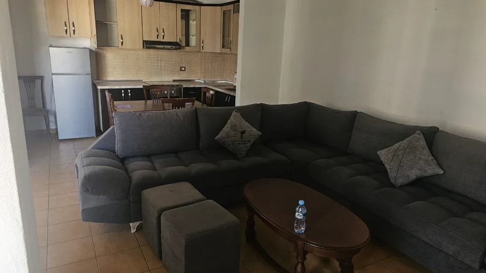 Tirane, affitto appartamento 2+1 Piano 8, 80 m² 550 € (21 DICEMBRE)