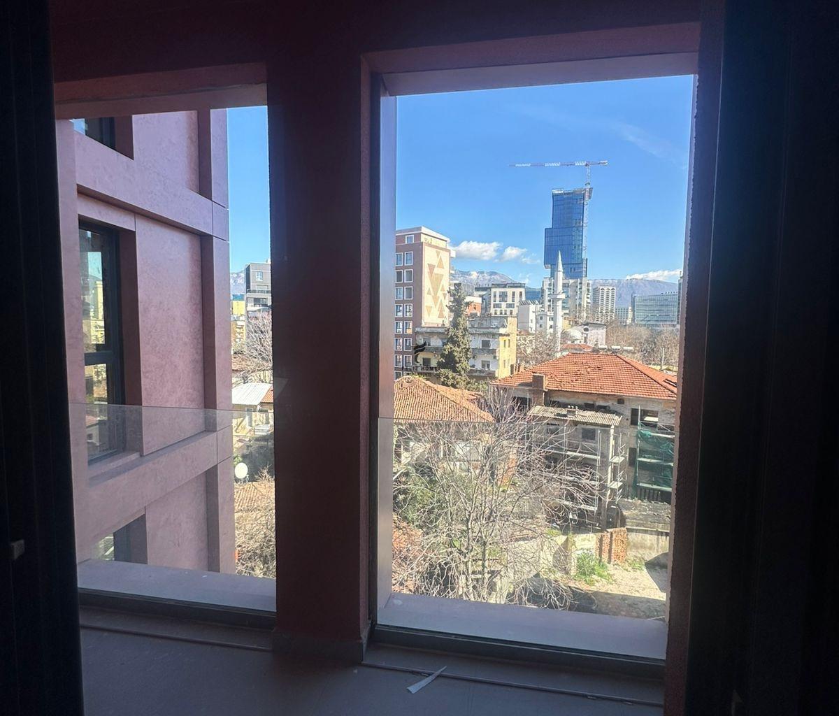 ZYRE ME QERA 80 M2 RRUGA E KAVAJES 1.000 EURO FH-57825