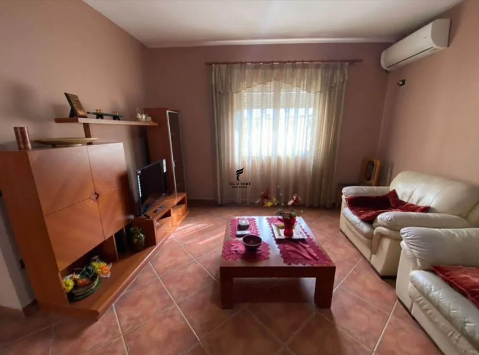 Tirane, affitto appartamento 3+1 Piano 5, 110 m² 550 € (BULEVARDI BAJRAM CURRI)