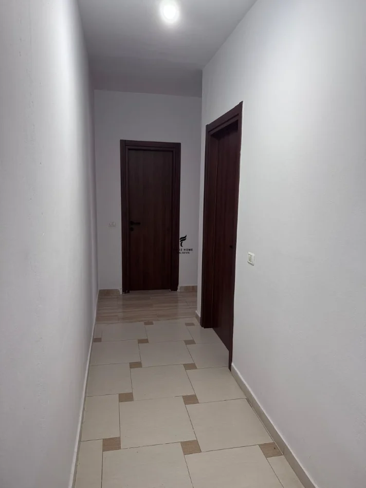 Tirana, affitto con contratto di locazione 2+1 Piano 8, 70 m² 470 € (YBERRISHT)